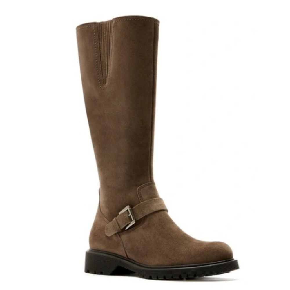 LA CANADIENNE HYACINTH BUCKLE SUEDE BOOT IN STONE